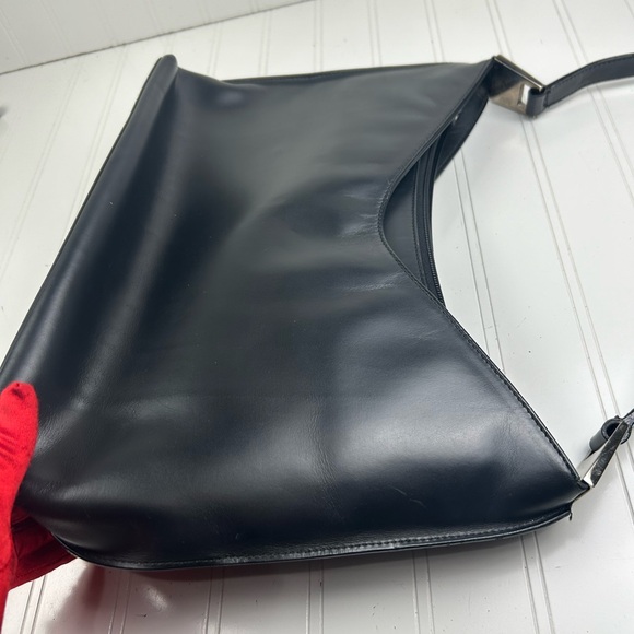 Gucci Black Leather Shoulder Bag - Picture 6 of 12